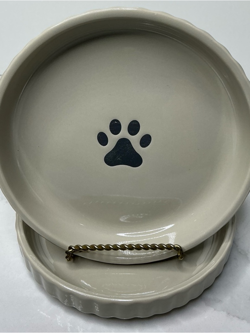 2 Signature Pet Food Tray Trends Tan w/ Paw Print 1” Tall Rim New